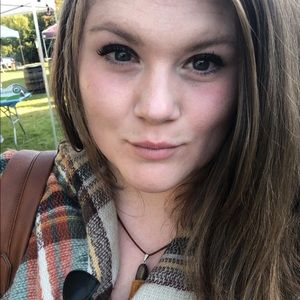 Meet your Posher, Casey